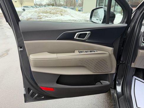 New 2026 Kia Carnival LX FWD image 26