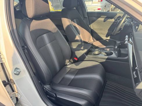 Certified 2025 Honda Civic Sport image 18