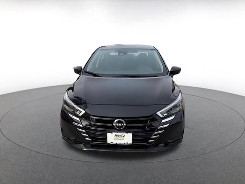 Used 2025 Nissan Versa SV image 4