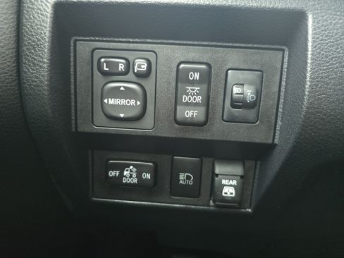 Used 2019 Toyota Tundra 1794 Edition AWD/4WD image 26