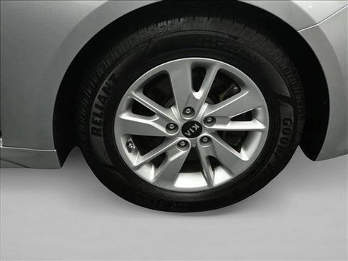 Used 2018 Kia Optima LX image 27