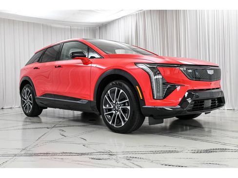 Certified 2025 Cadillac Optiq Sport 1 AWD/4WD image 2
