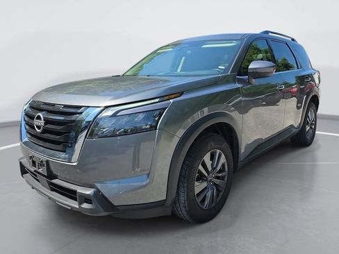 Used 2024 Nissan Pathfinder SV FWD image 8