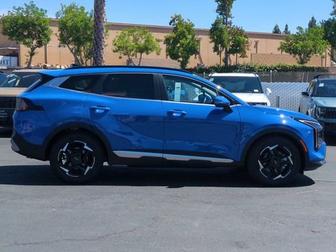 Certified 2026 Kia Sportage EX w/ EX Panorama Roof Package FWD image 2