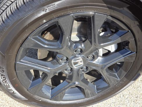 Used 2025 Honda HR-V Sport image 11