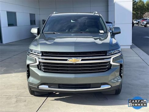 Used 2023 Chevrolet Suburban LT w/ Luxury Package image 3