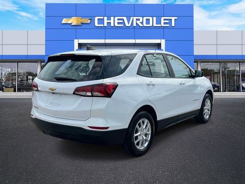 Certified 2024 Chevrolet Equinox LS FWD image 6