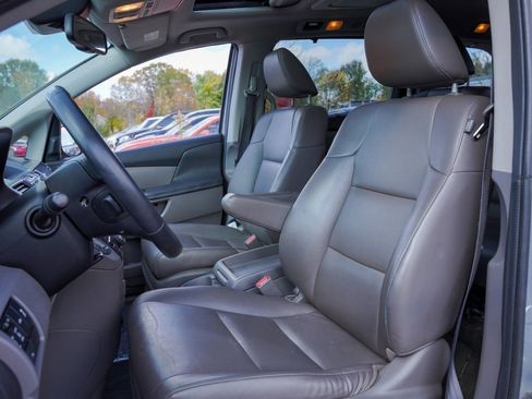 Used 2016 Honda Odyssey Touring Elite image 15