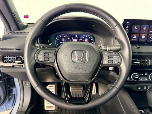 Used 2023 Honda Accord Sport image 11