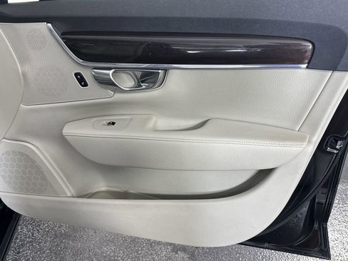 Used 2018 Volvo S90 T5 Momentum w/ Convenience Package image 31