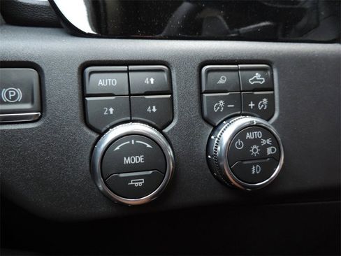 New 2026 GMC Sierra 1500 SLT image 26