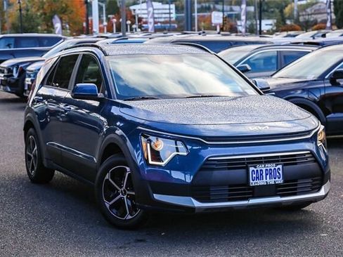 New 2025 Kia Niro EX image 2