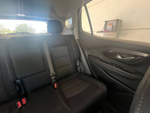 Used 2024 GMC Terrain SLE FWD image 36