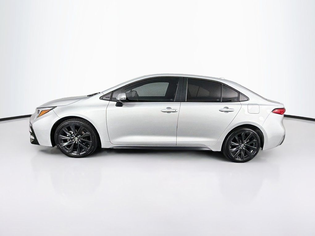 Used 2023 Toyota Corolla SE FWD image 6