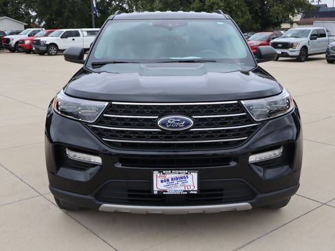 Used 2023 Ford Explorer XLT w/ Equipment Group 202A image 3