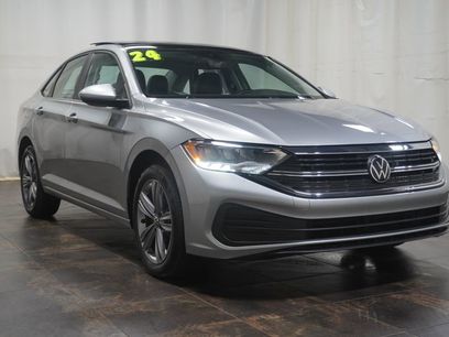 Used 2024 Volkswagen Jetta SE w/ Panoramic Sunroof Package