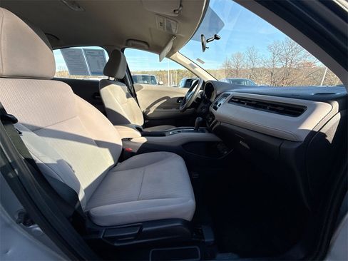 Used 2018 Honda HR-V LX image 24