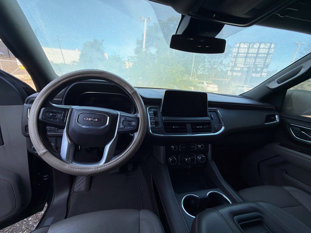 Used 2023 GMC Yukon SLT AWD/4WD image 10