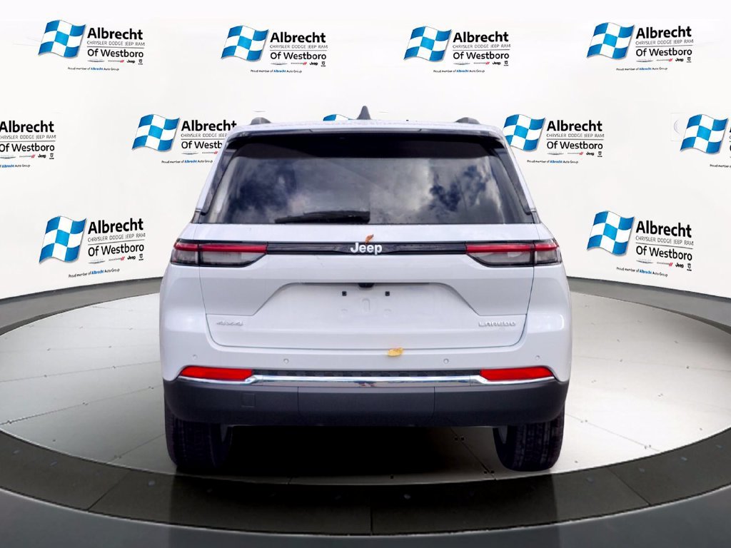 New 2026 Jeep Grand Cherokee Laredo X AWD/4WD image 4