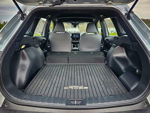 Used 2024 Toyota Corolla Cross AWD Hybrid image 30