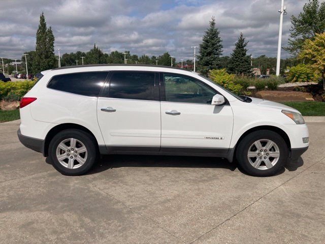 Used 2009 Chevrolet Traverse LT AWD/4WD image 2