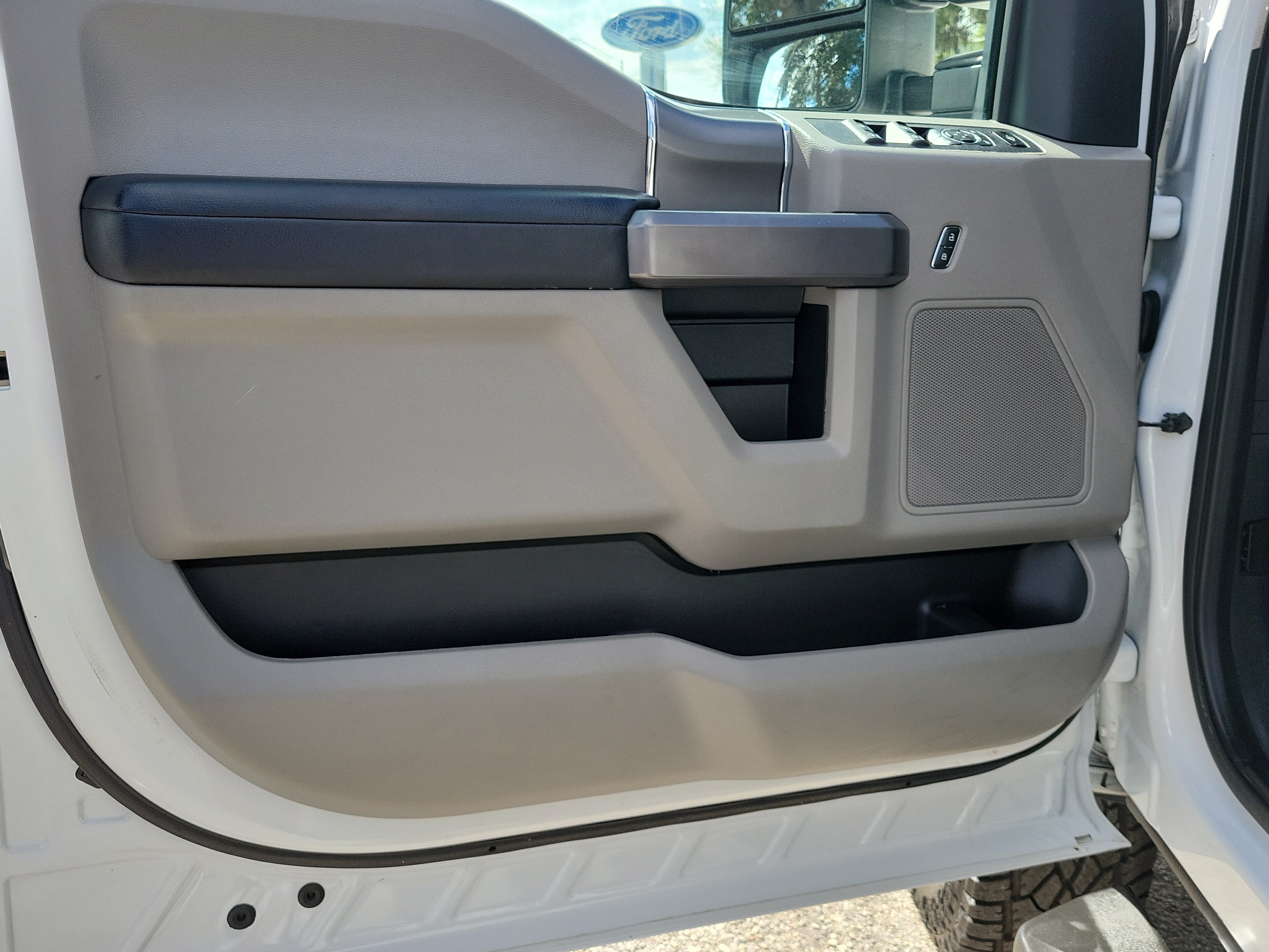Used 2019 Ford F250 XLT w/ XLT Premium Package AWD/4WD image 17