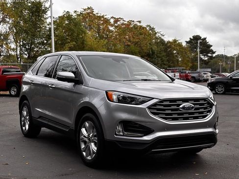 Used 2024 Ford Edge Titanium image 3