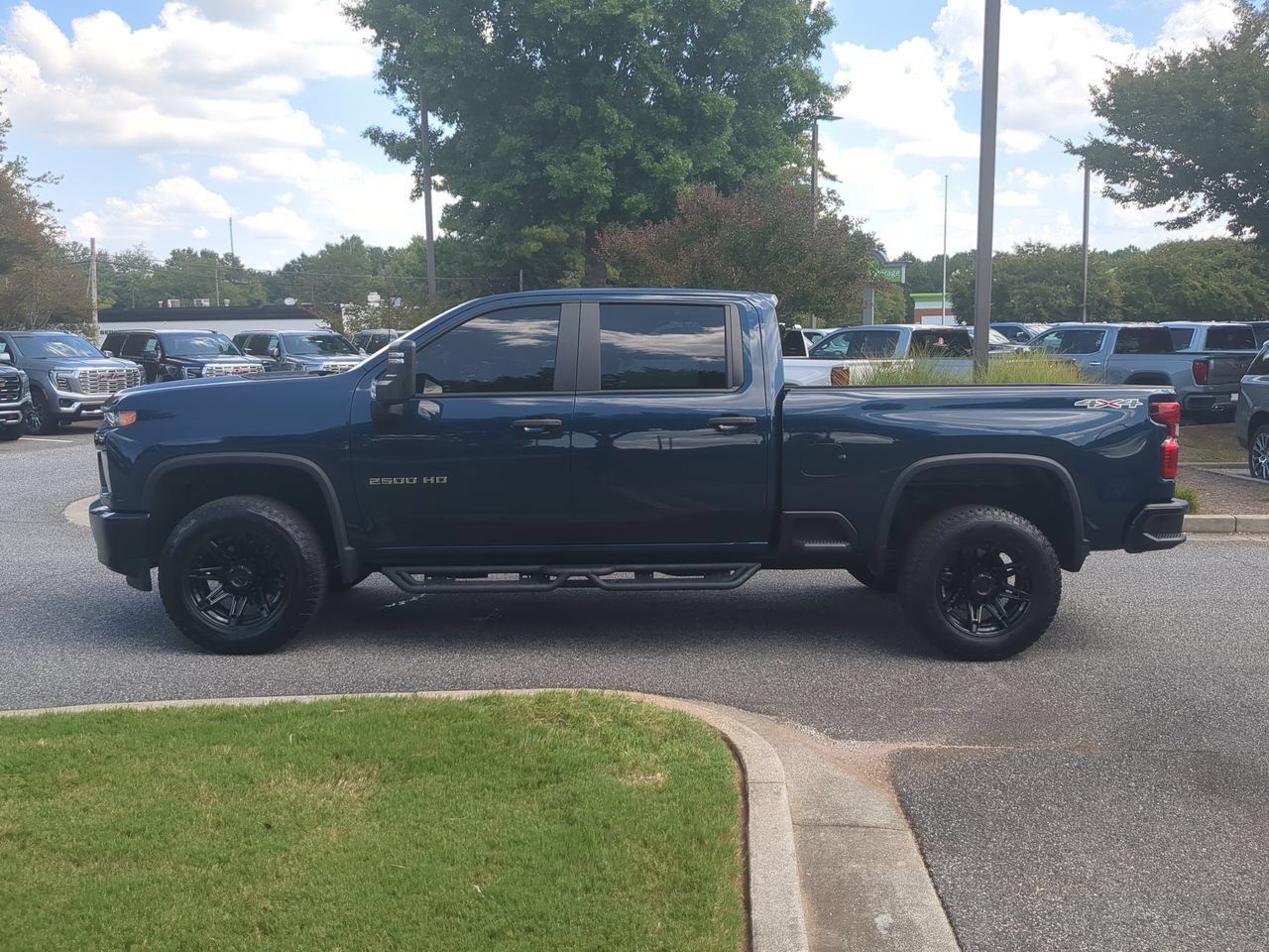 Used 2022 Chevrolet Silverado 2500 Custom w/ Custom Convenience Package AWD/4WD image 5