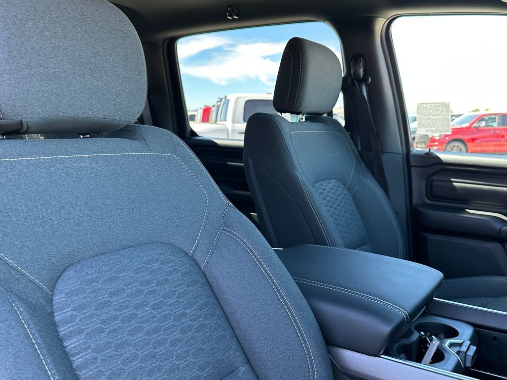 New 2026 RAM 1500 Express AWD/4WD image 15