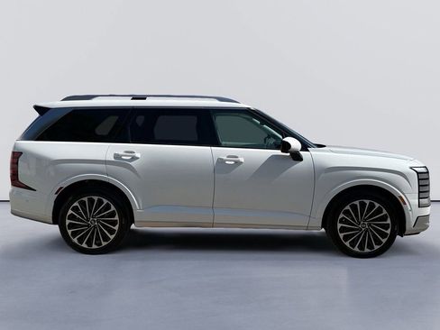 New 2026 Hyundai Palisade Calligraphy FWD image 2