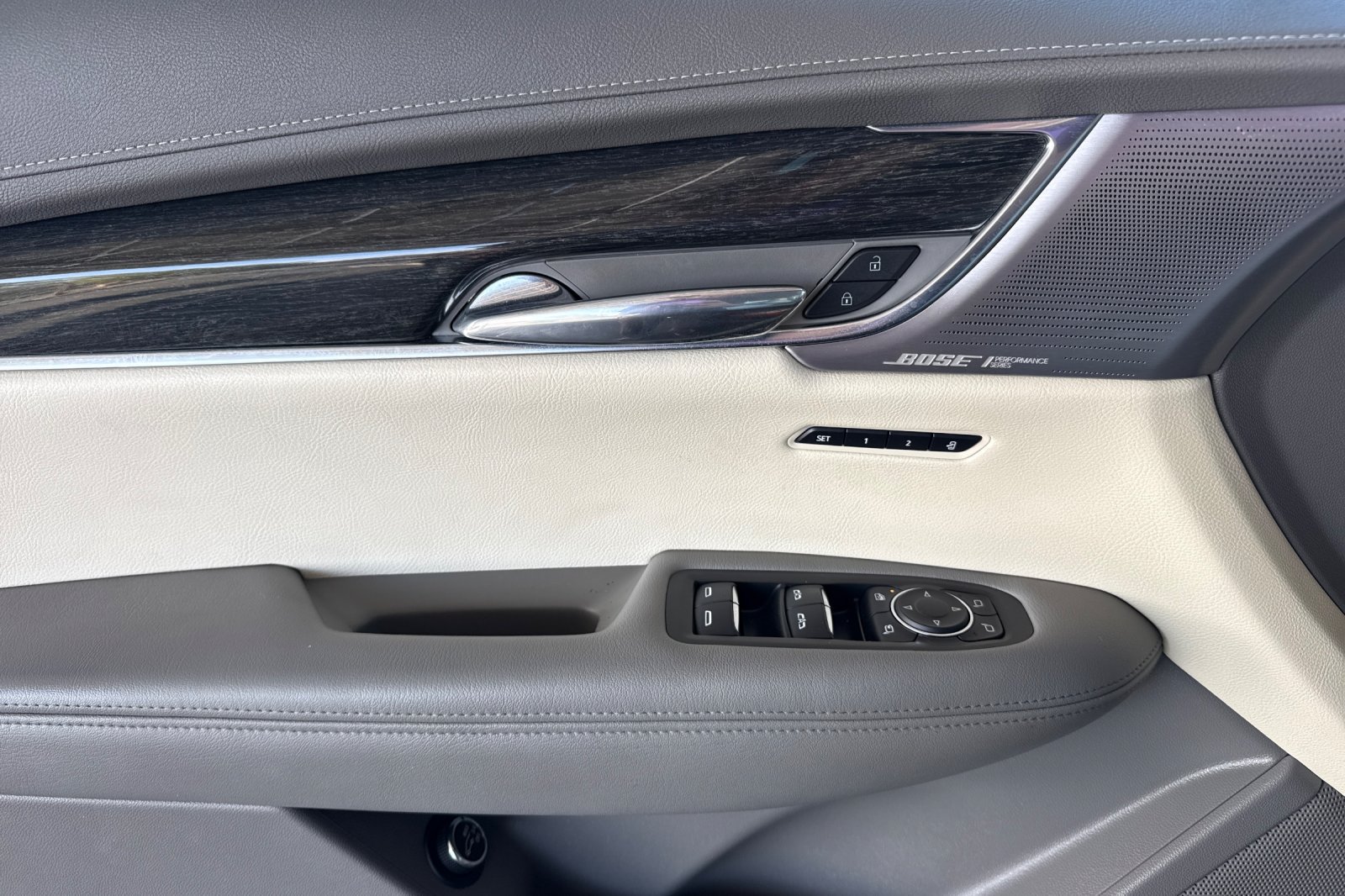 Used 2021 Cadillac XT6 Premium Luxury AWD/4WD image 17