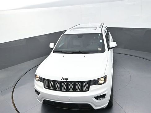 Used 2018 Jeep Grand Cherokee Altitude image 29