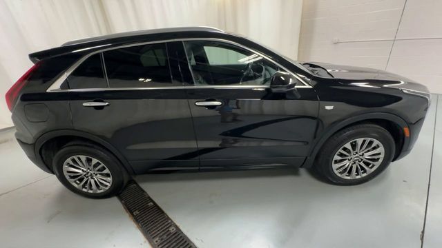 Certified 2024 Cadillac XT4 Premium Luxury w/ Cold Weather Package AWD/4WD image 9