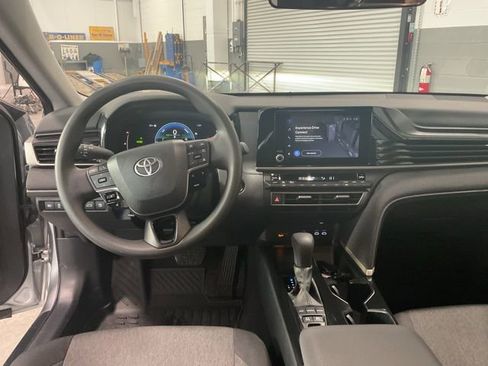 Used 2025 Toyota Camry LE image 12