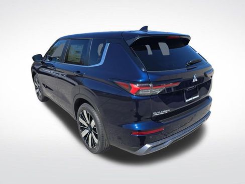 New 2026 Mitsubishi Outlander SE image 3