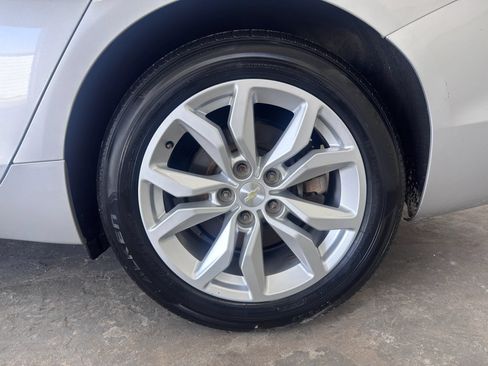 Used 2019 Chevrolet Impala LT FWD image 14