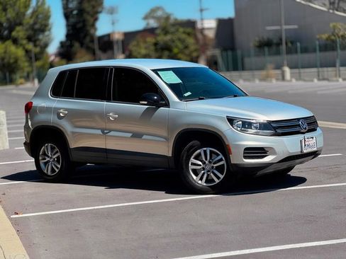 Used 2012 Volkswagen Tiguan S FWD image 18