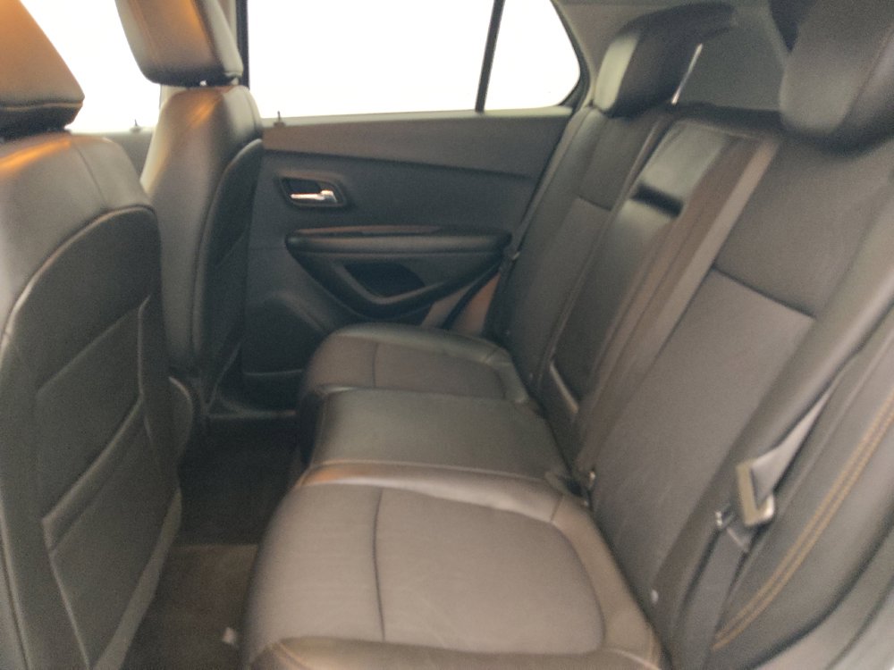 Used 2021 Chevrolet Trax LT w/ Driver Confidence Package FWD image 18