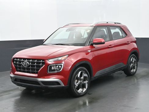 Used 2022 Hyundai Venue Limited image 1