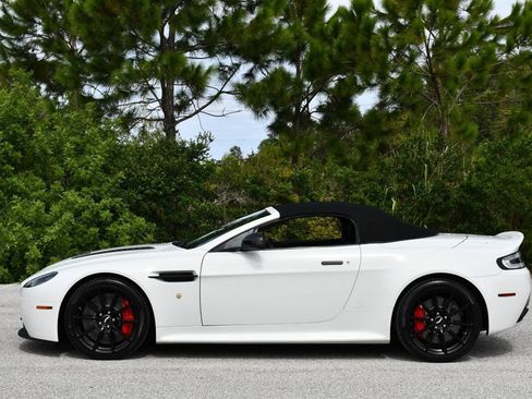 Used 2017 Aston Martin V12 Vantage S RWD image 30