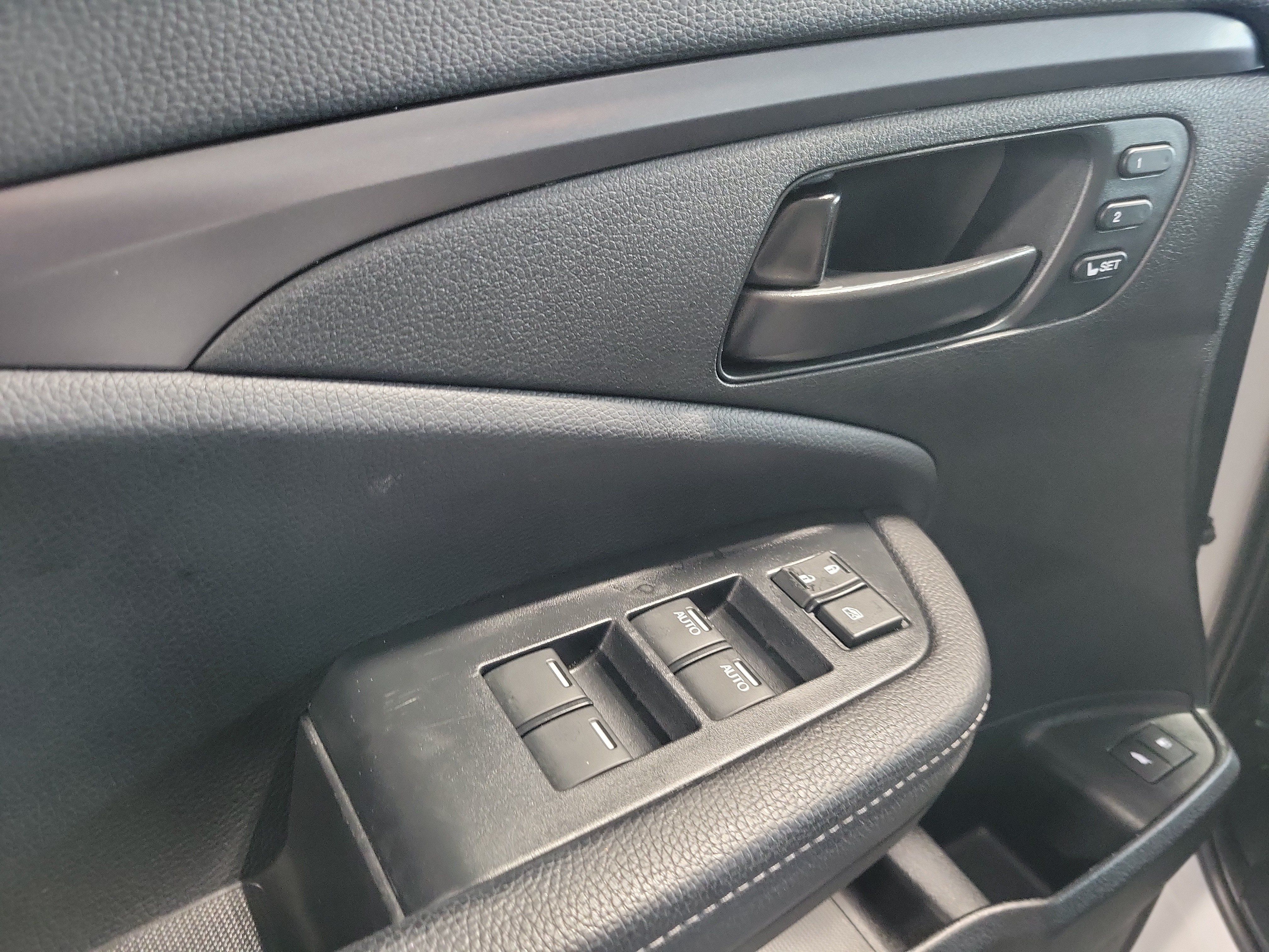 Used 2024 Honda Passport EX-L image 23