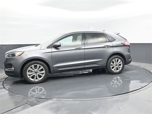 Used 2024 Ford Edge Titanium image 5