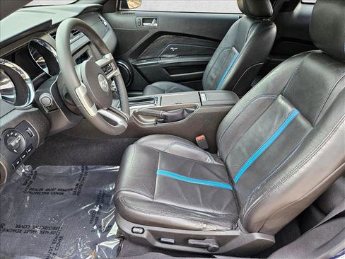 Used 2010 Ford Mustang GT Premium image 14