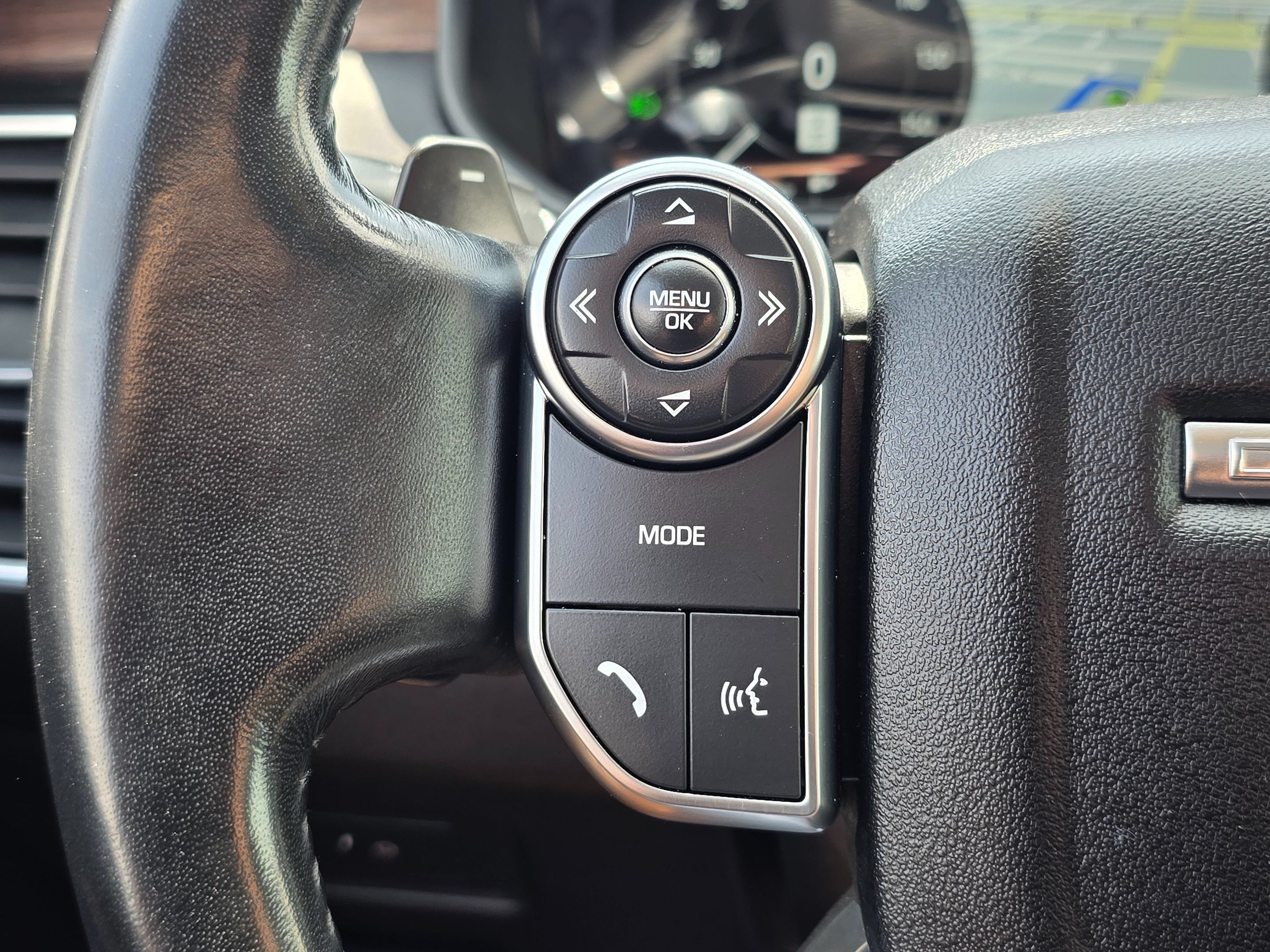 Used 2018 Land Rover Discovery HSE AWD/4WD image 30