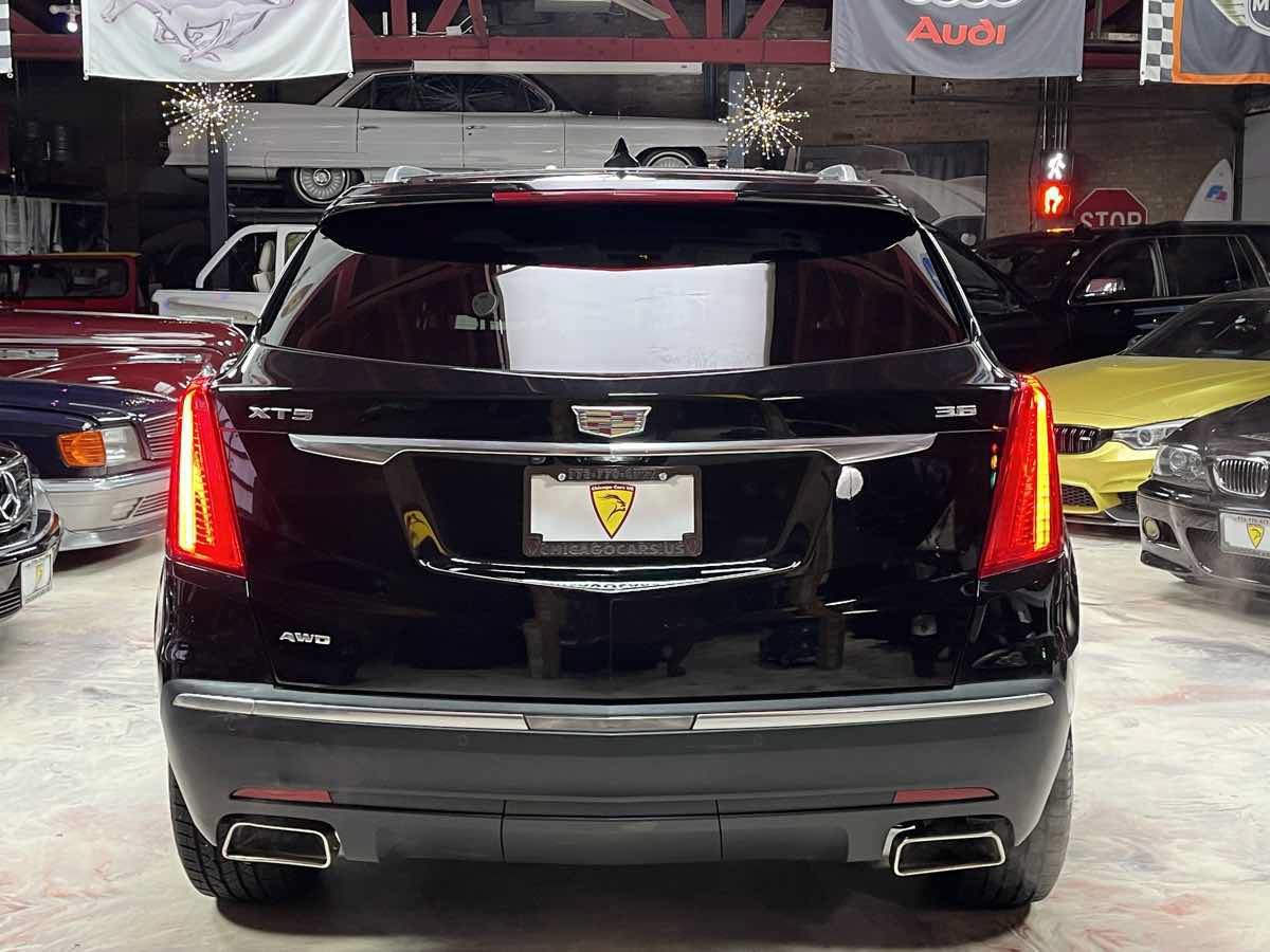 Used 2017 Cadillac XT5 Luxury w/ Driver Awareness Package AWD/4WD image 8