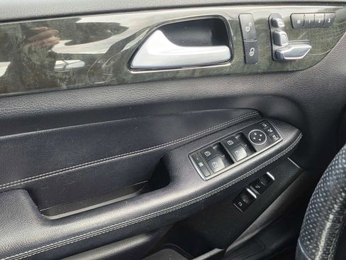 Used 2019 Mercedes-Benz GLS 450 4MATIC image 39