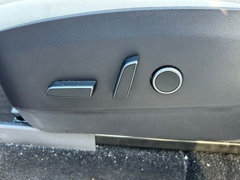 Used 2022 Tesla Model Y Long Range image 15