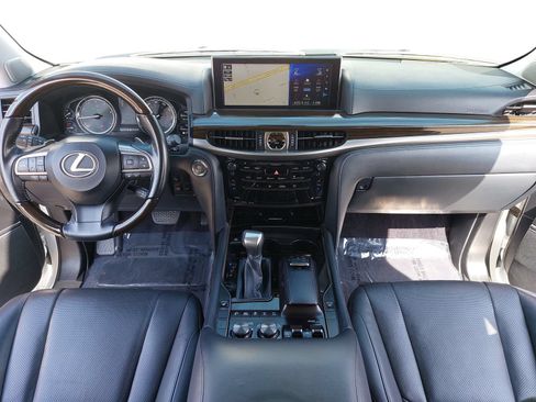 Used 2018 Lexus LX 570 4WD image 9