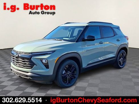New 2026 Chevrolet TrailBlazer LT w/ Midnight Edition FWD image 2