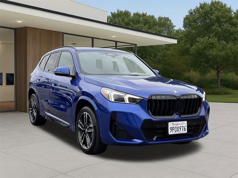 Used 2025 BMW X1 xDrive28i w/ Technology Package image 4